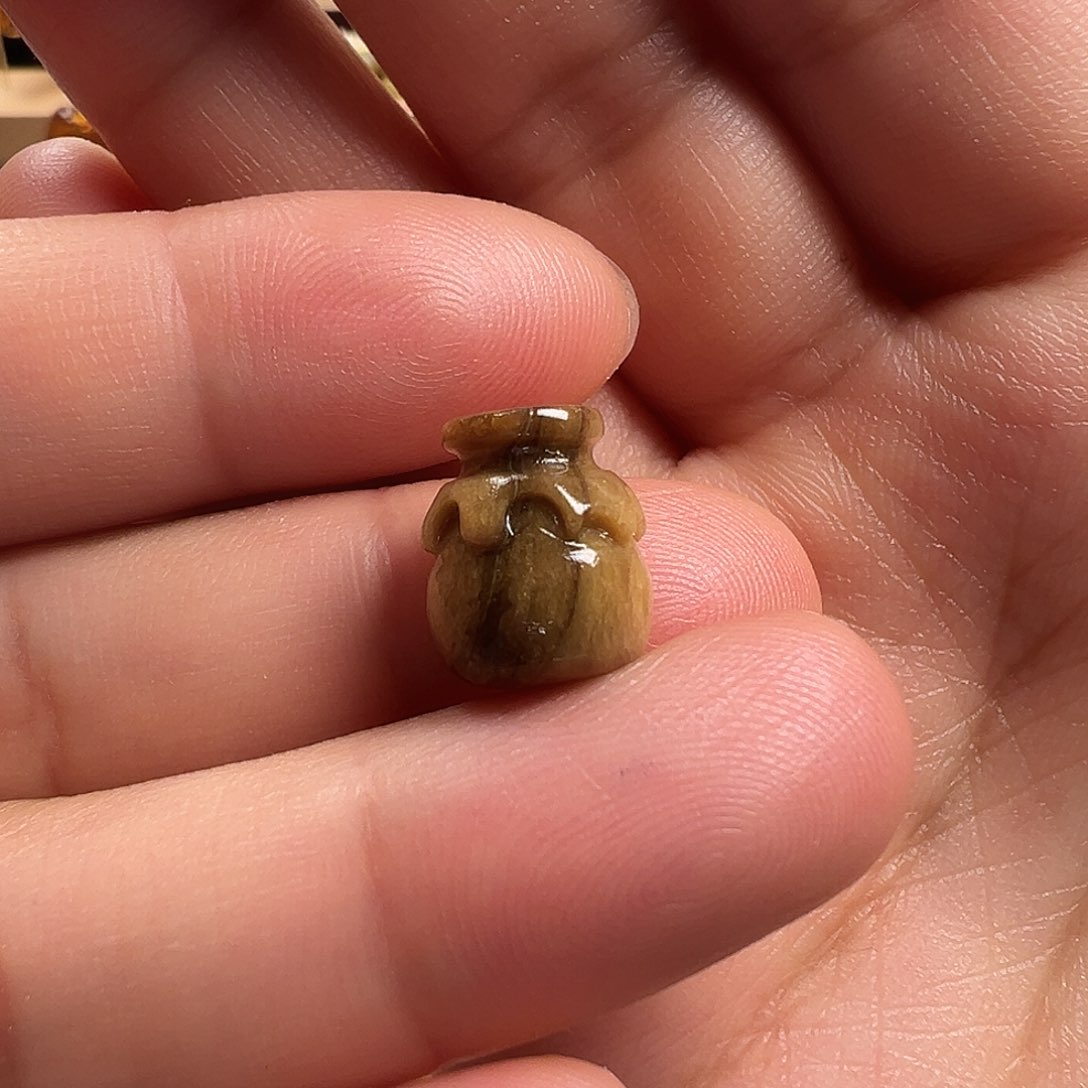 琥珀（根珀）颈饰未镶嵌蜜罐（打孔不退换）