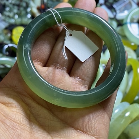 岫玉手镯未镶嵌52口径