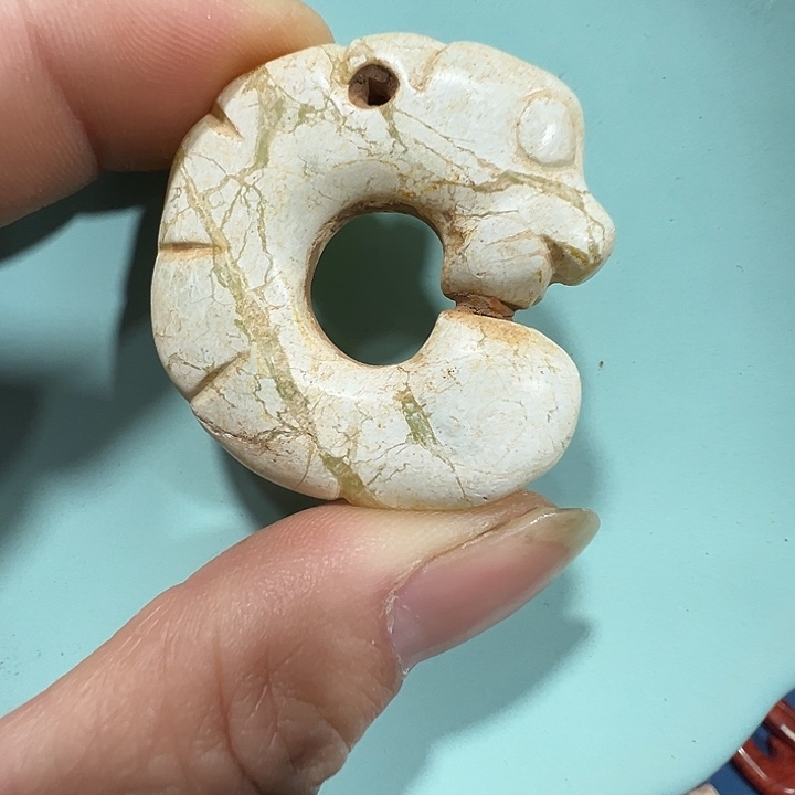 透闪石质玉未镶嵌挂件