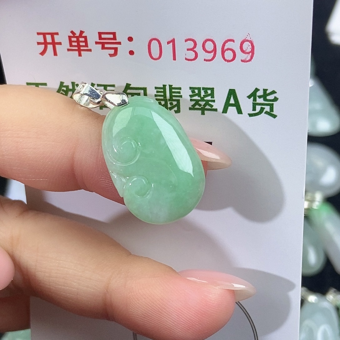 翡翠未镶嵌颈饰天然