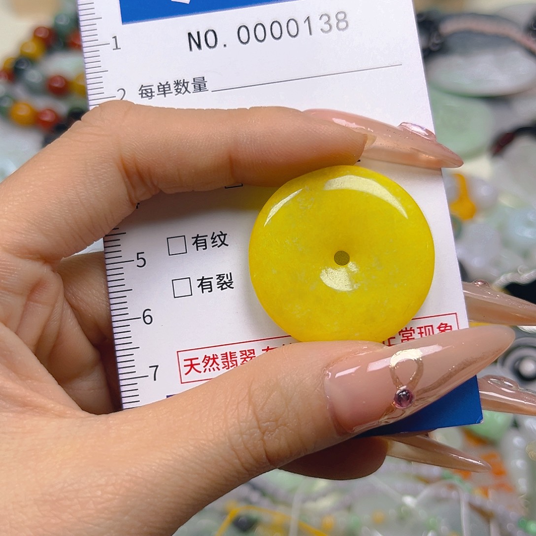 翡翠未镶嵌颈饰hhh