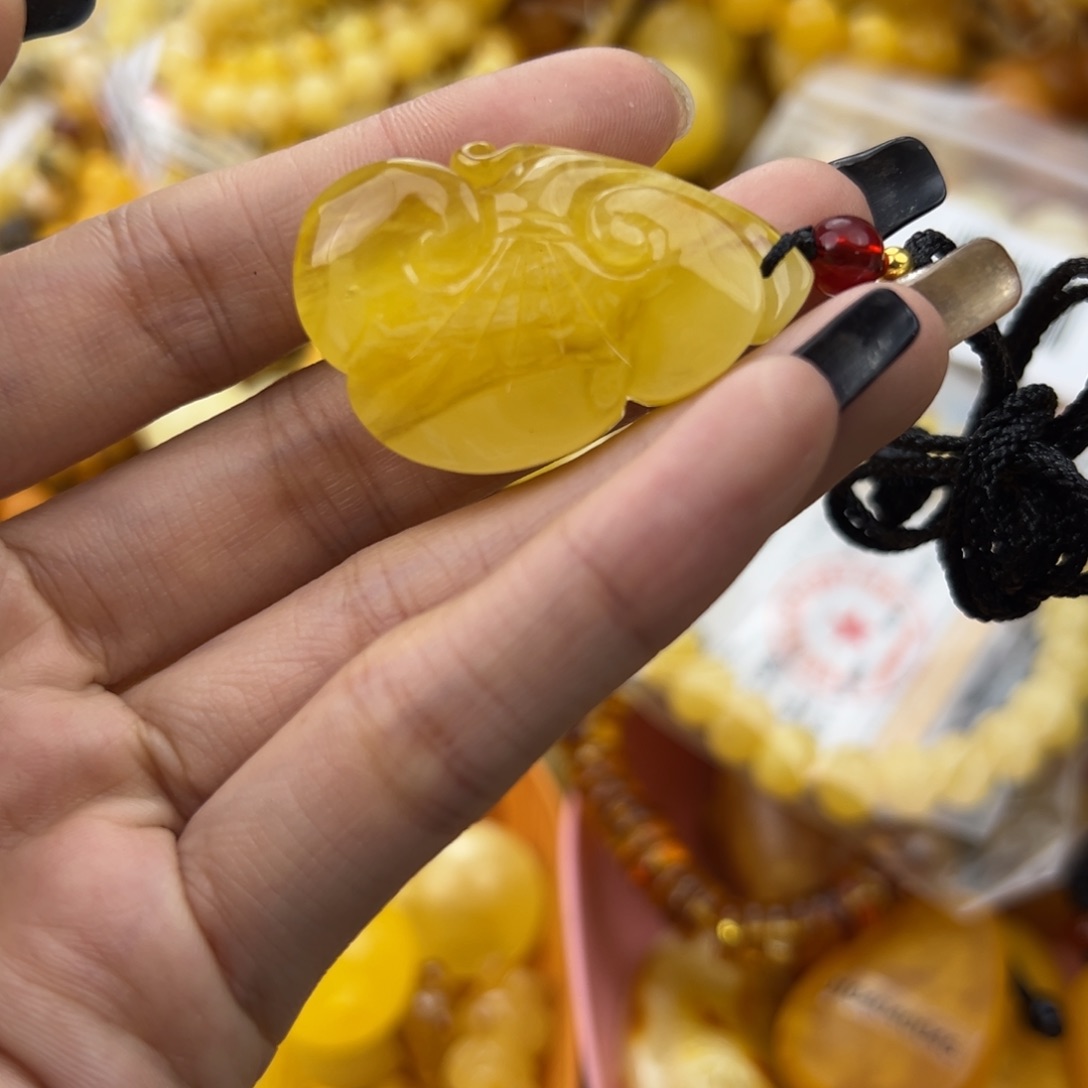 琥珀珠宝奇石未镶嵌