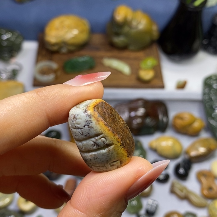 岫岩河磨玉（透闪石质玉）未镶嵌挂件