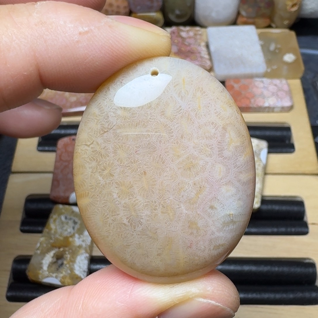 硅化玉纯天然色有机玉石未镶嵌