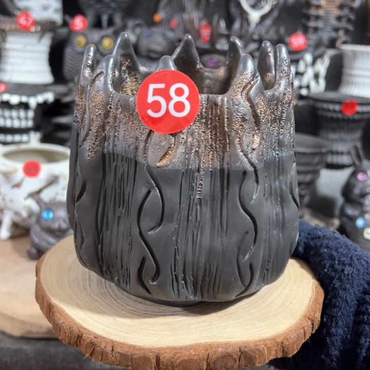 紫砂花盆手捏微瑕，内口10.2外高14