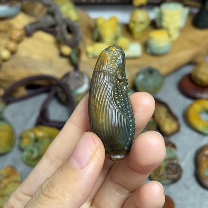 岫岩河磨玉（透闪石质玉）未镶嵌挂件