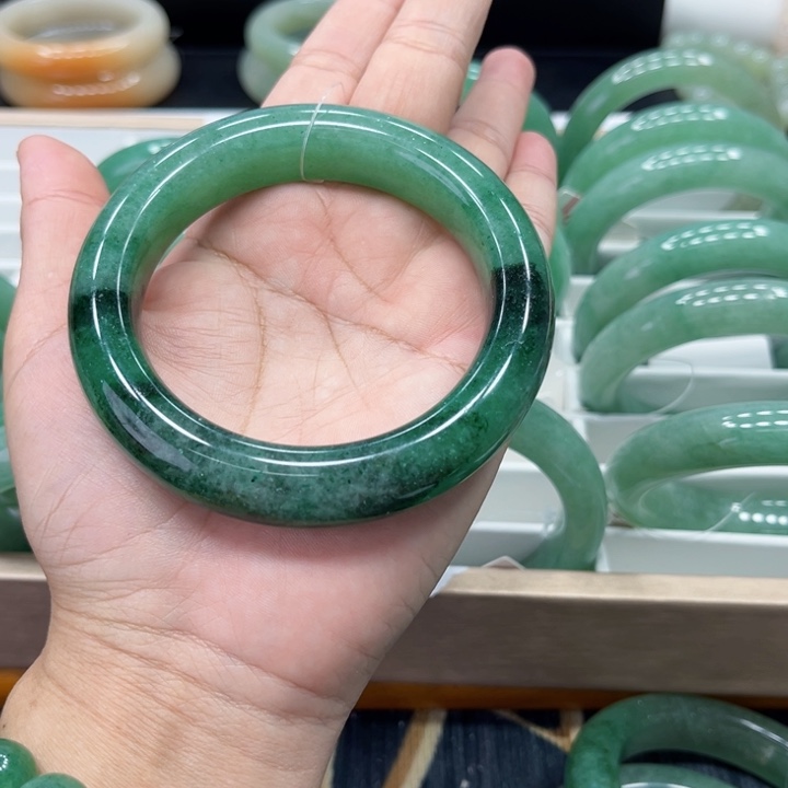 石英质玉手镯未镶嵌晓**醒