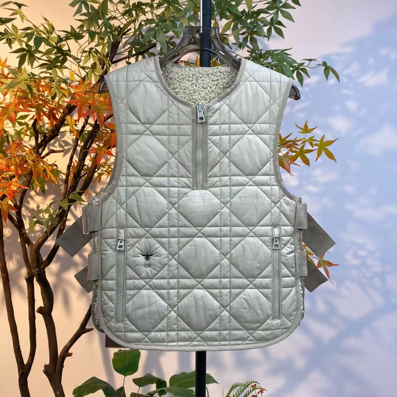 99新 DIOR/迪奥 2511252/XS码/小蜜蜂刺绣两面穿搭扣马甲