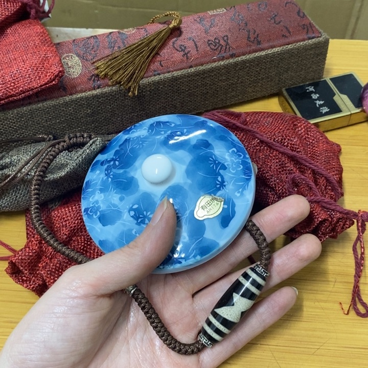 摆件哈中古工艺品一件