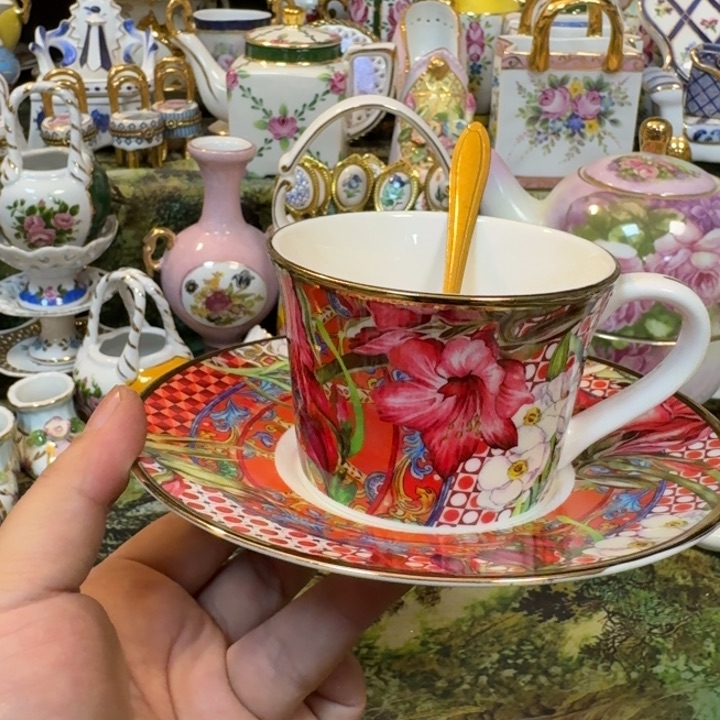 鹿与海陶瓷家居有限公司