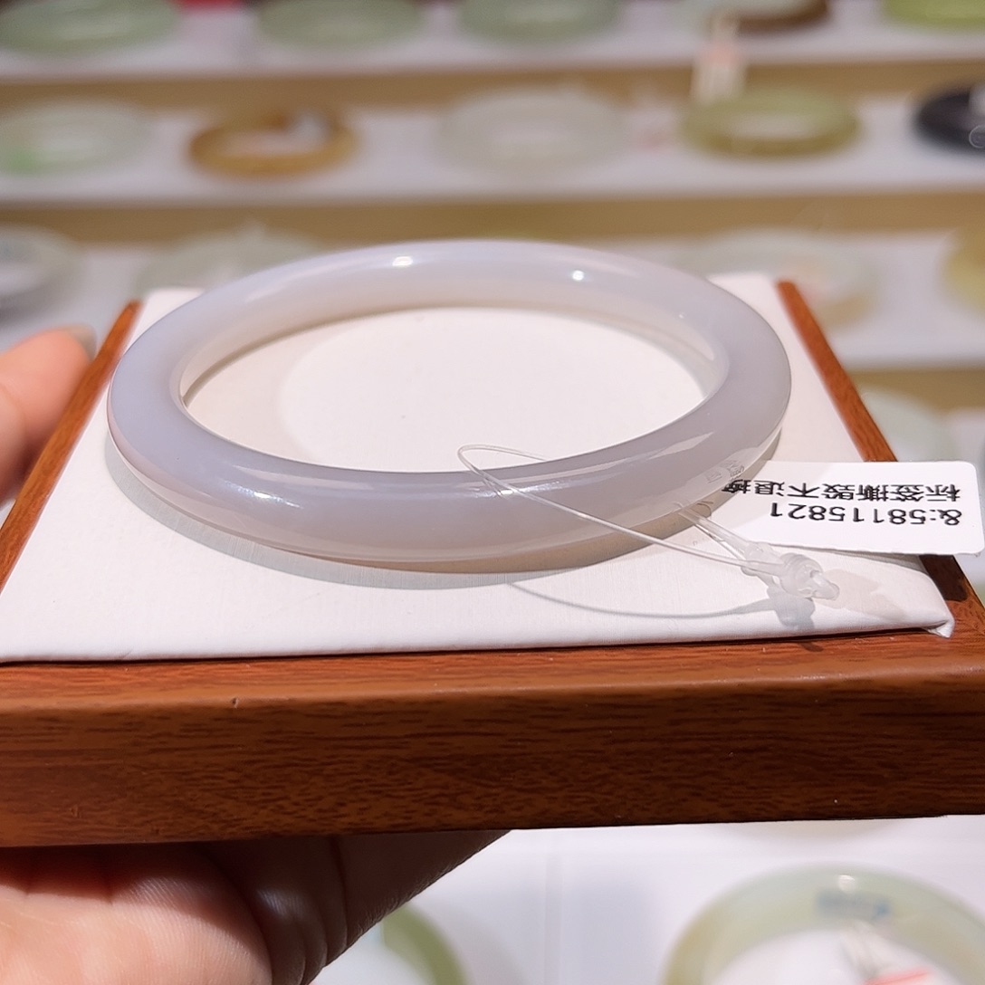 和田玉未镶嵌手镯烟紫渐变