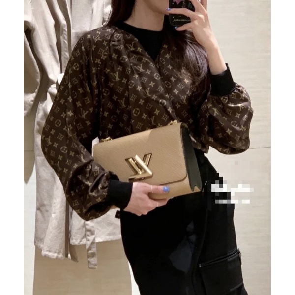 妃鱼/路易威登/蚕丝/上衣/95新/M5/26