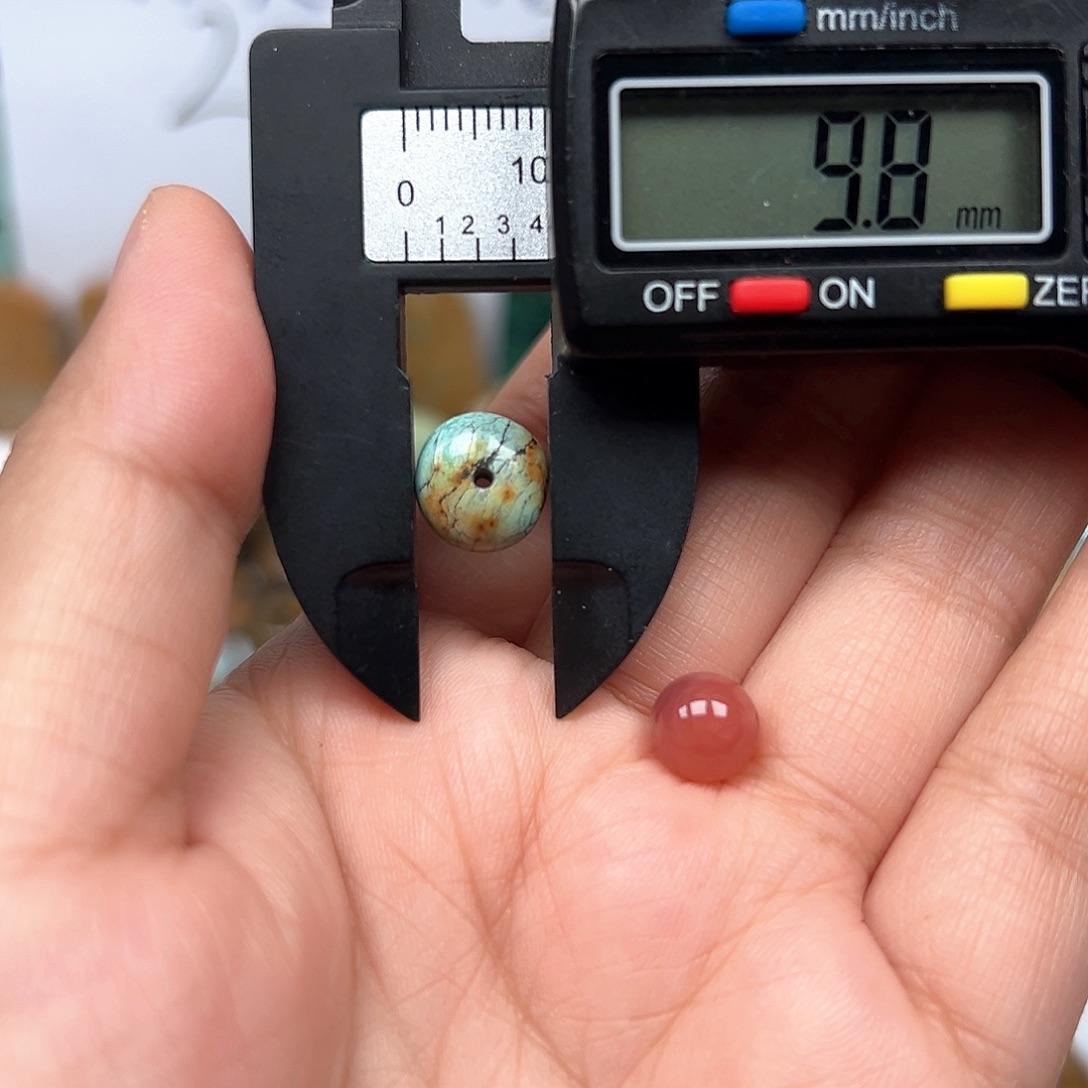 南红玛瑙未镶嵌珠宝奇石