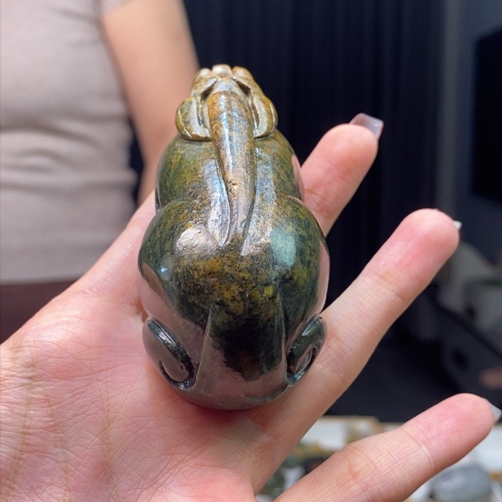 岫岩河磨玉（透闪石质玉）颈饰未镶嵌