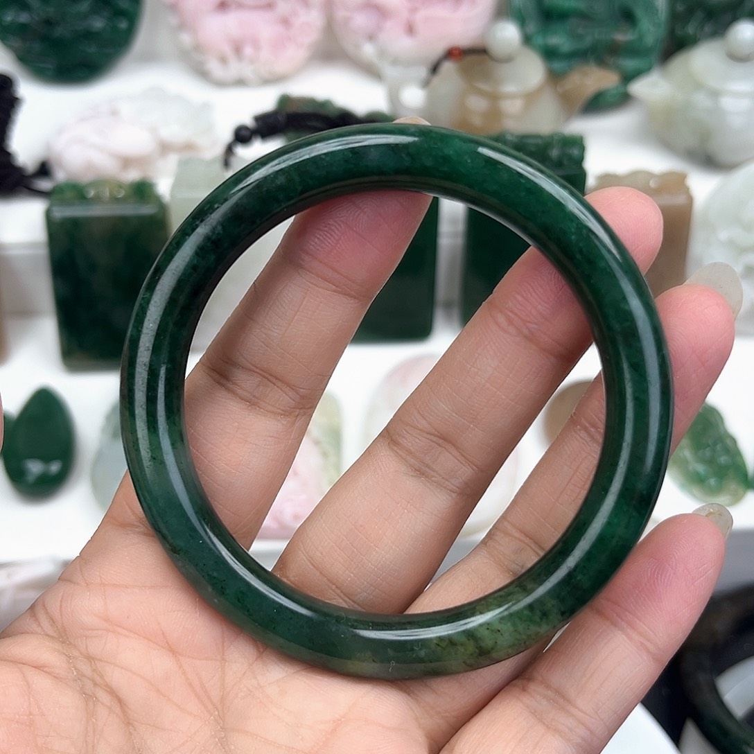 未镶嵌独山玉颈饰
