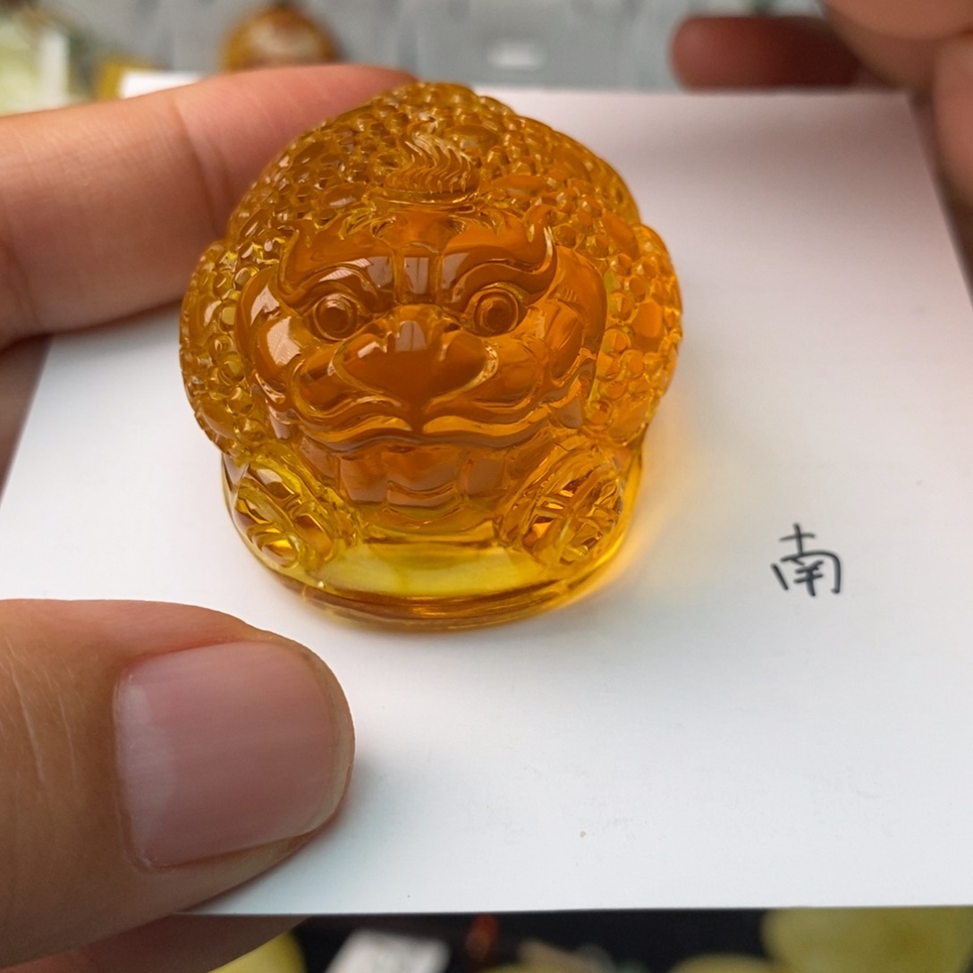 琥珀珠宝奇石未镶嵌