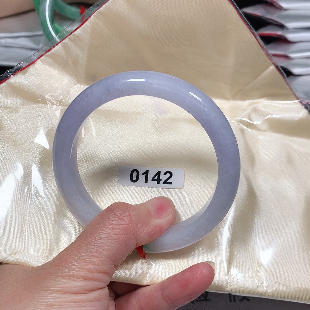 翡翠手镯未镶嵌天然缅甸A货翡翠手镯