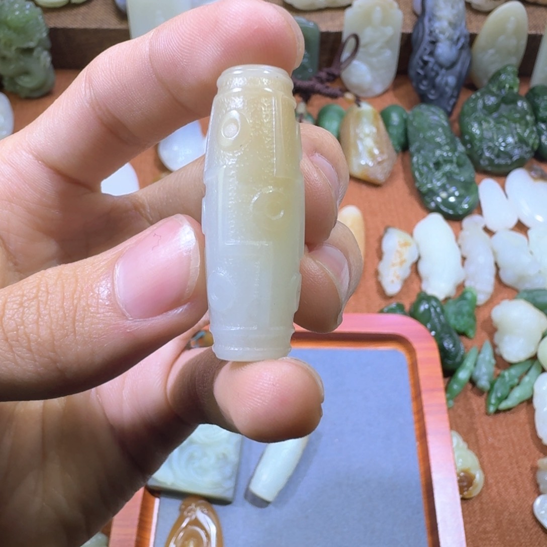 和田玉颈饰未镶嵌徐*飞