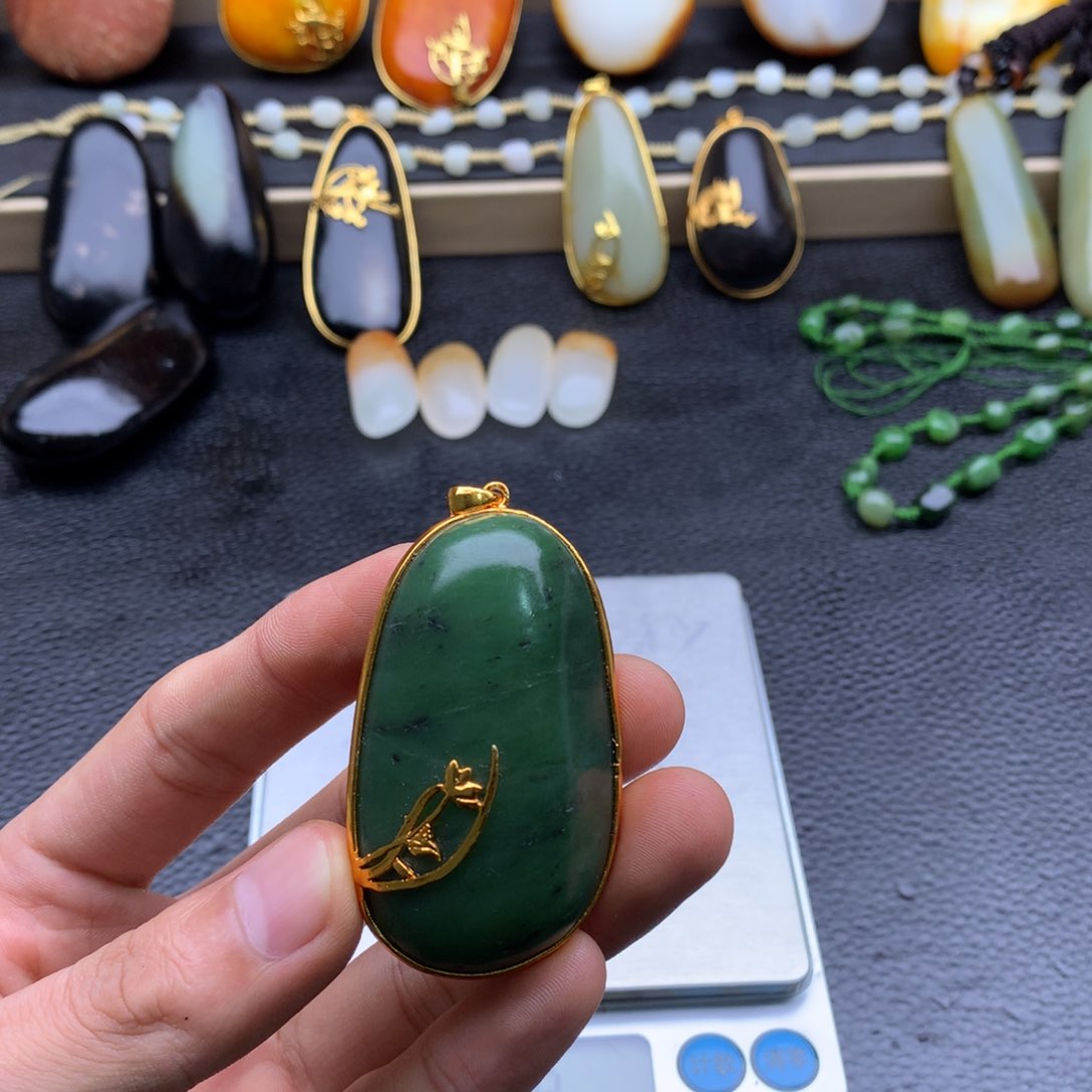 和田玉挂件未镶嵌