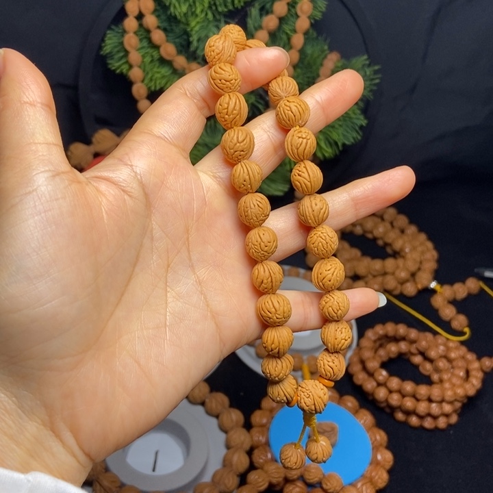 秦岭龙纹桃核手持