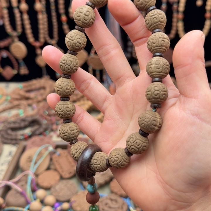 灵犀香古方1.5回纹珠手持