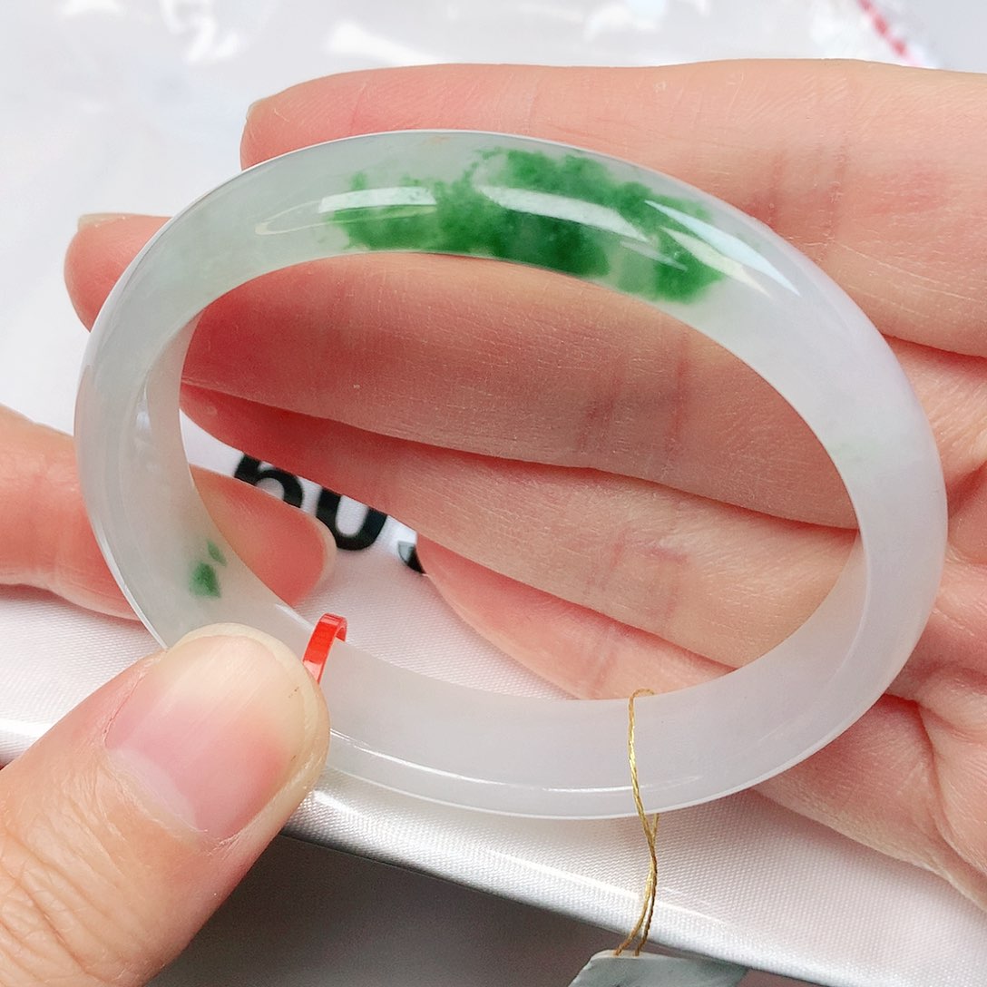 翡翠手镯未镶嵌抖音609