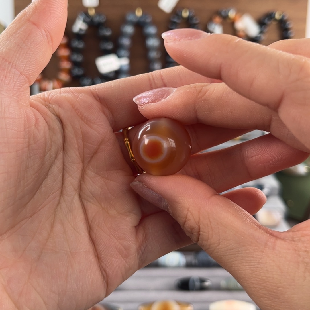 吉***照玛瑙/玉髓合金珠宝奇石