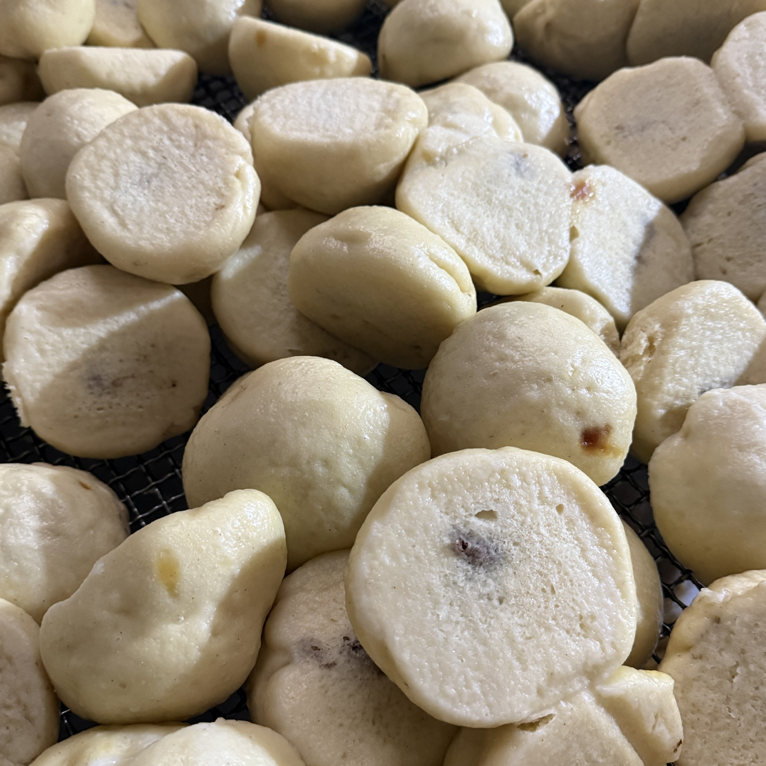 围场糜子面豆包/含少许白面和玉米面/选用围场优质粗粮红芸豆当日现做现发