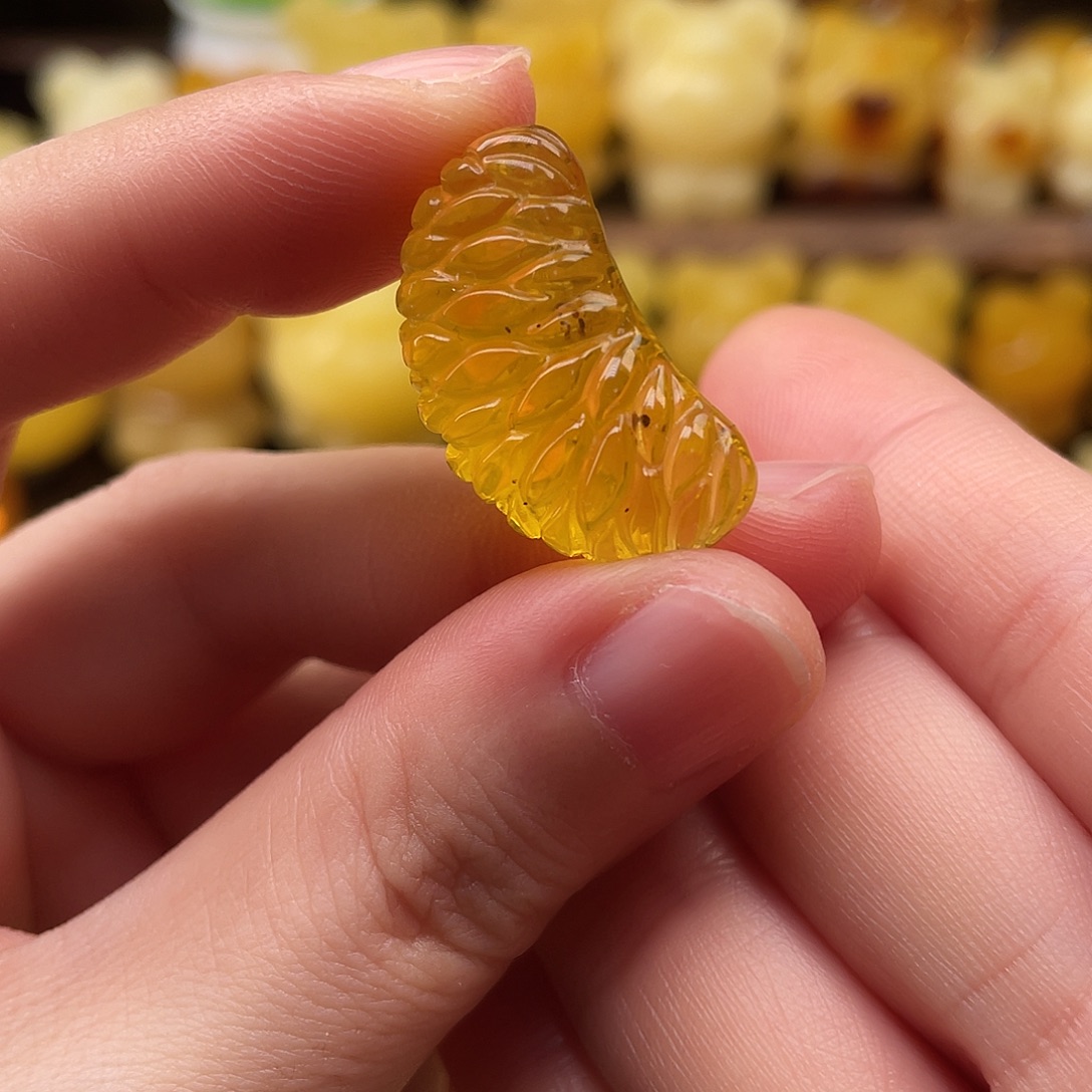 琥珀未镶嵌珠宝奇石有花粉