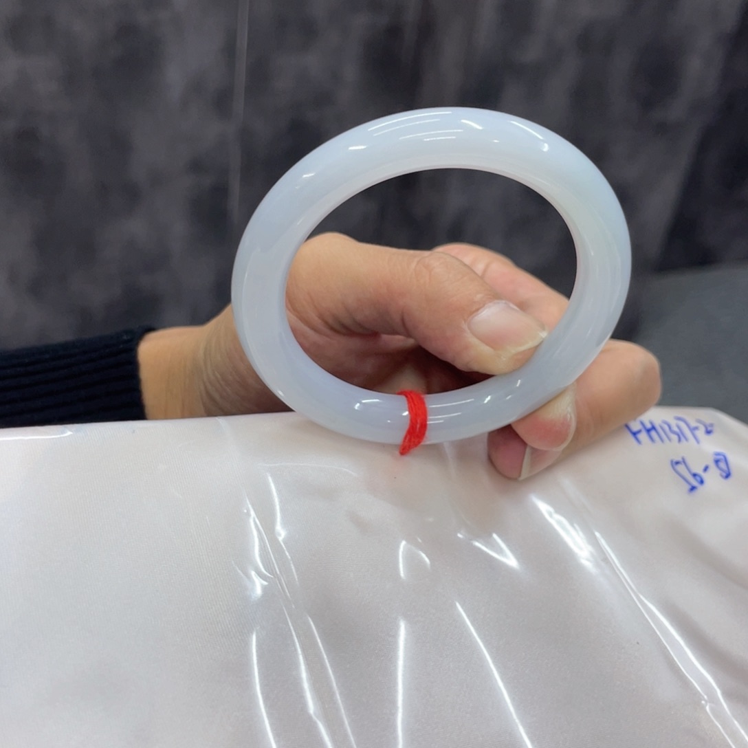 未镶嵌手镯翡翠手镯