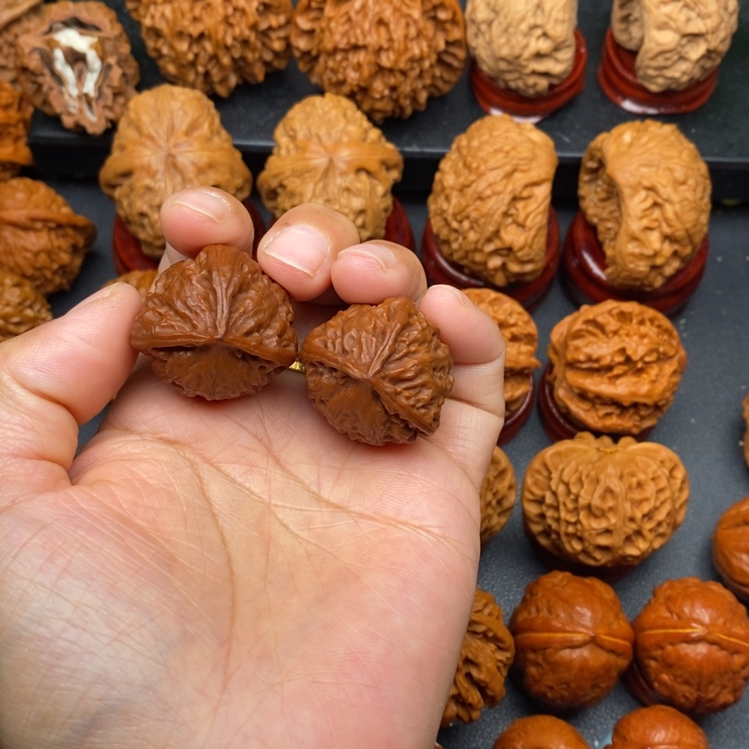 文玩核桃把件三棱