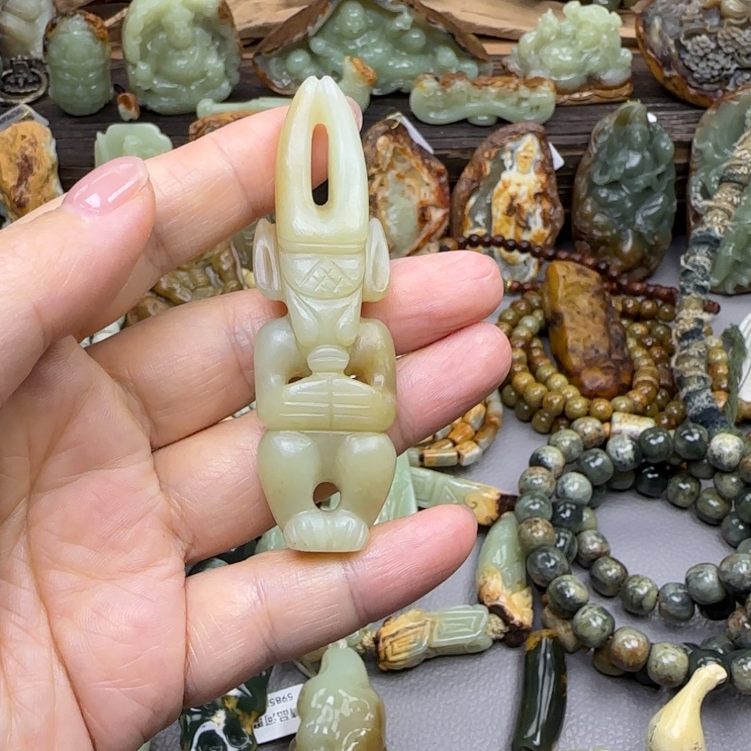 ㅤ***ᅠ岫岩老玉（透闪石质玉）未镶嵌珠宝奇石