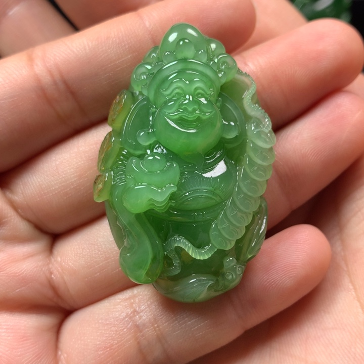 用***改和田玉未镶嵌颈饰