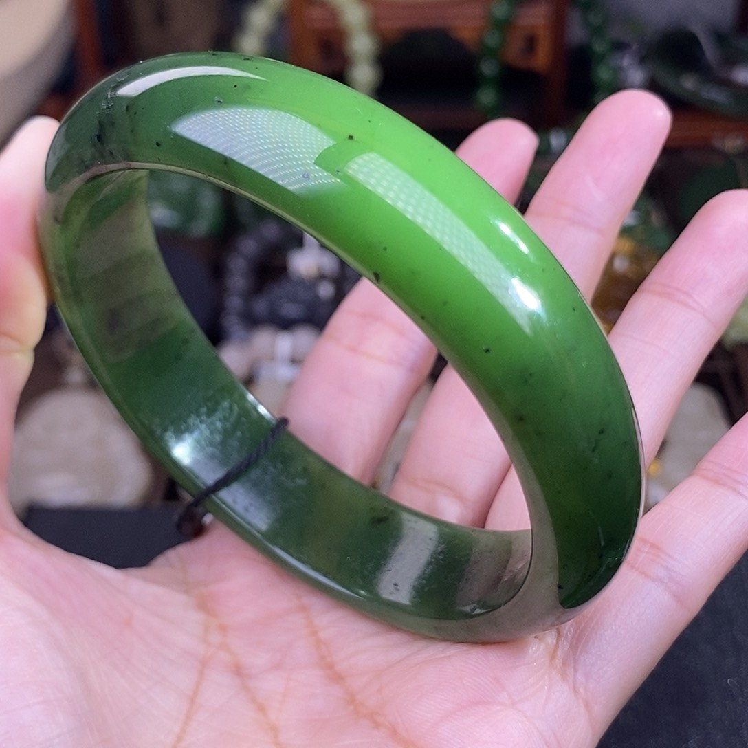 和田玉62 碧玉老料轮胎手镯清货价未镶嵌