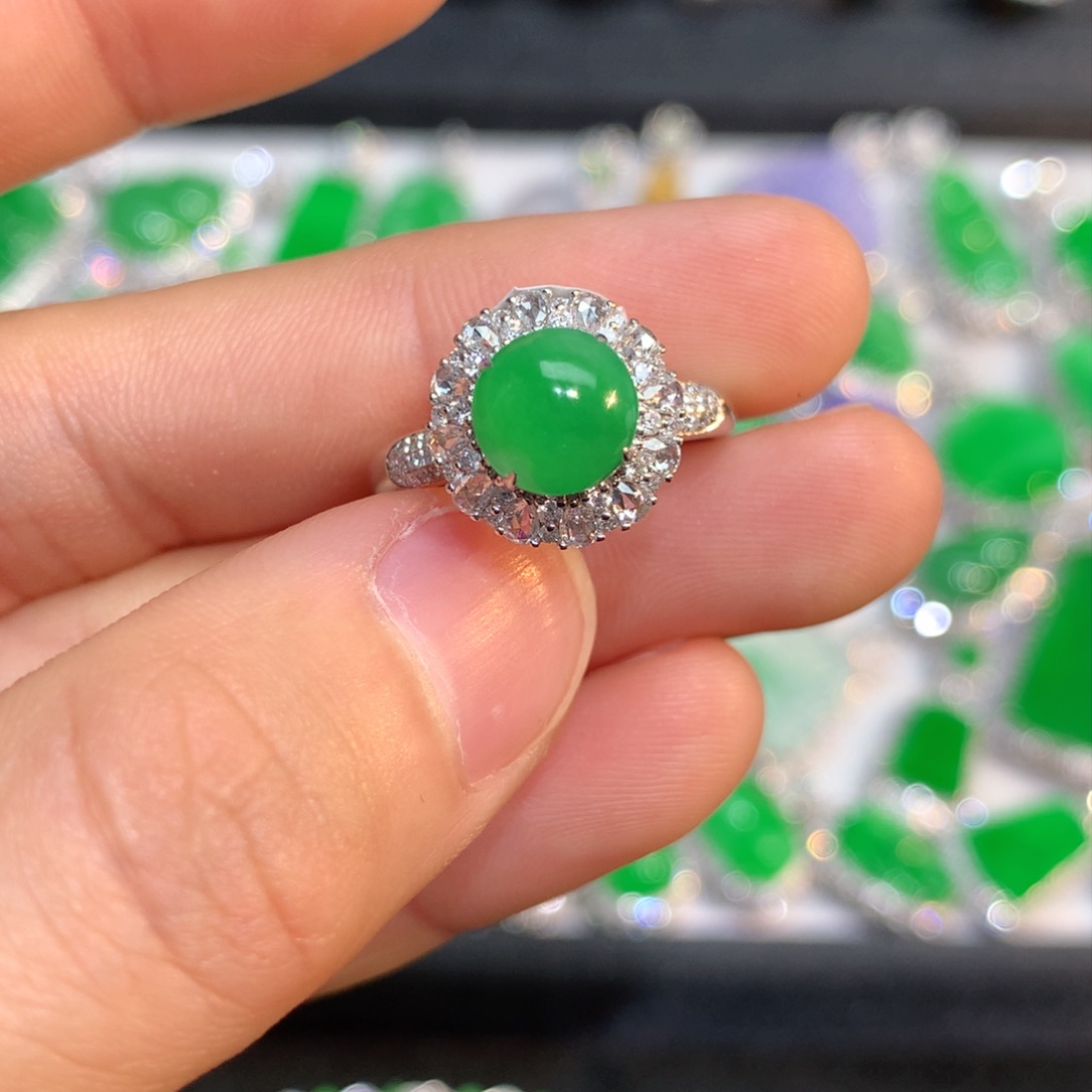 翡翠颈饰18K金镶嵌缅甸翡翠