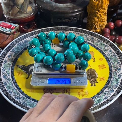 瓷片心****德寻呼台的一个小女孩在