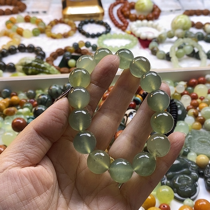 未镶嵌蛇纹石玉手镯小*?