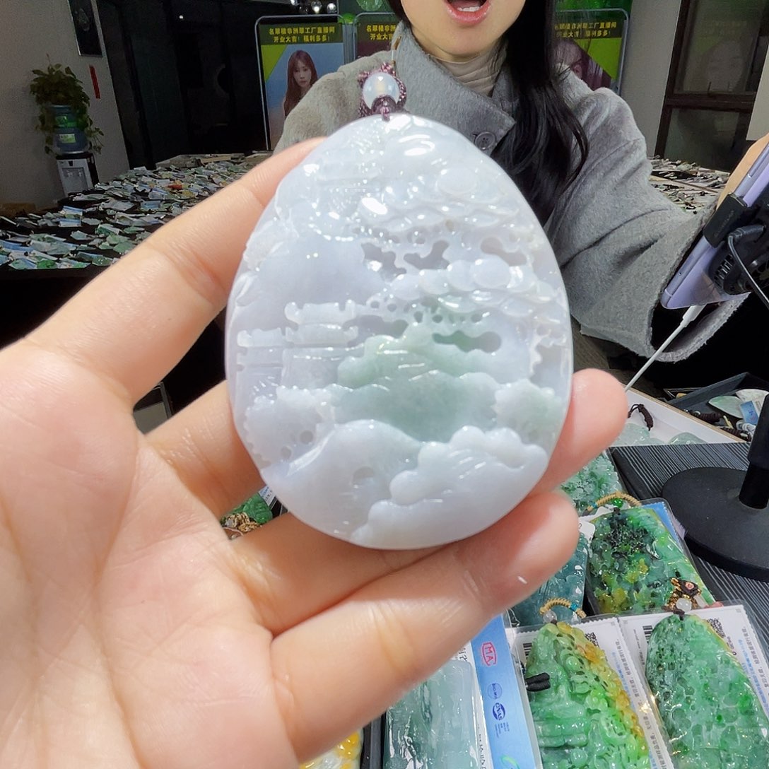 颈饰未镶嵌翡翠一