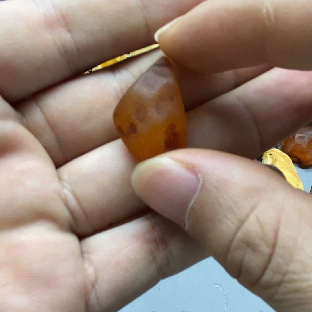 琥珀裸石未镶嵌蜜蜡原石定制