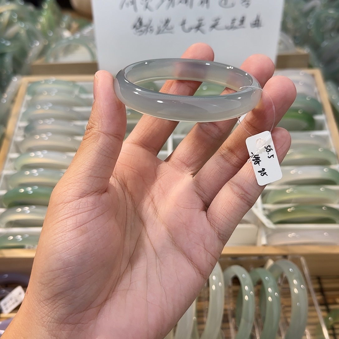 玛瑙/玉髓未镶嵌手镯圈口58.5