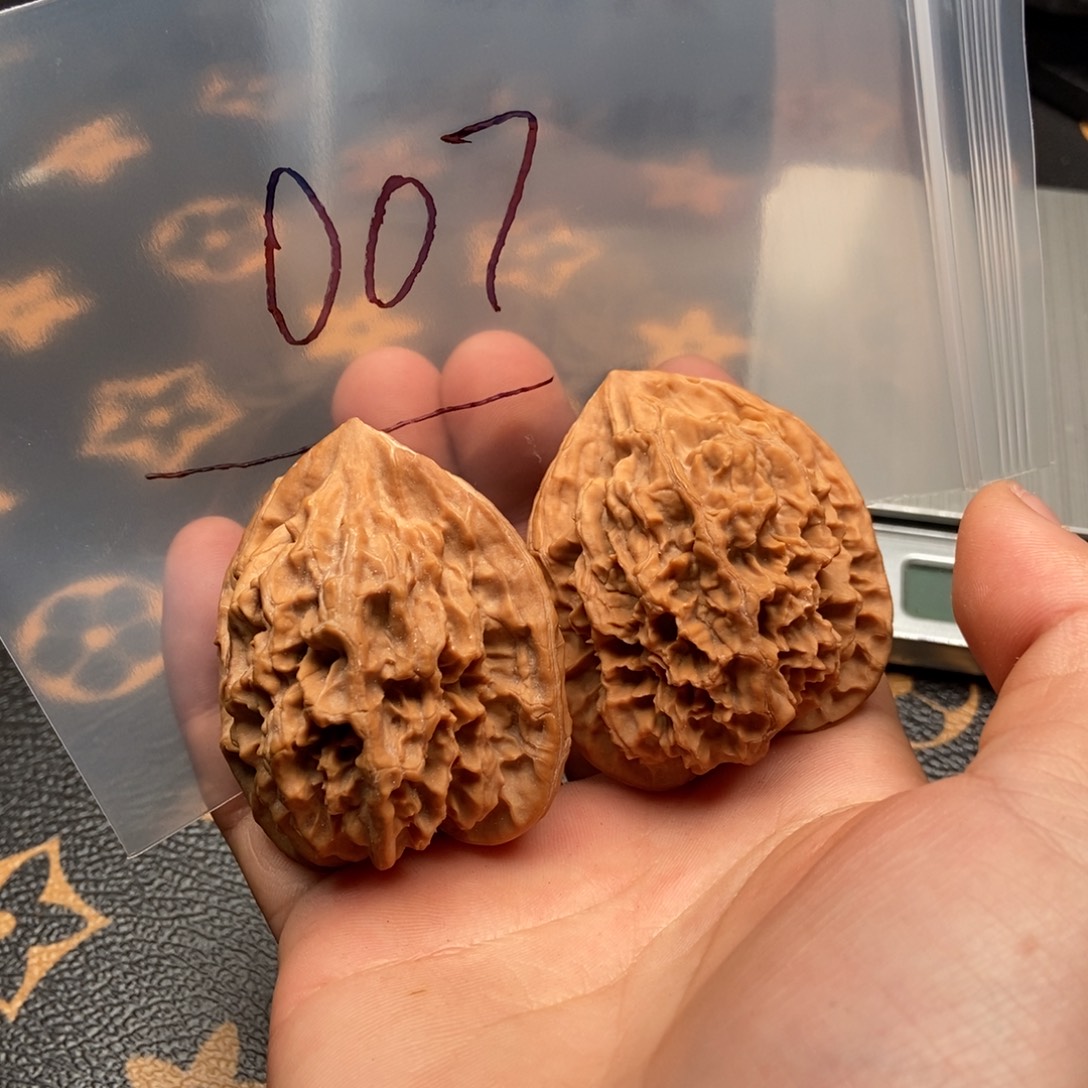 文玩核桃吊坠龙鳞