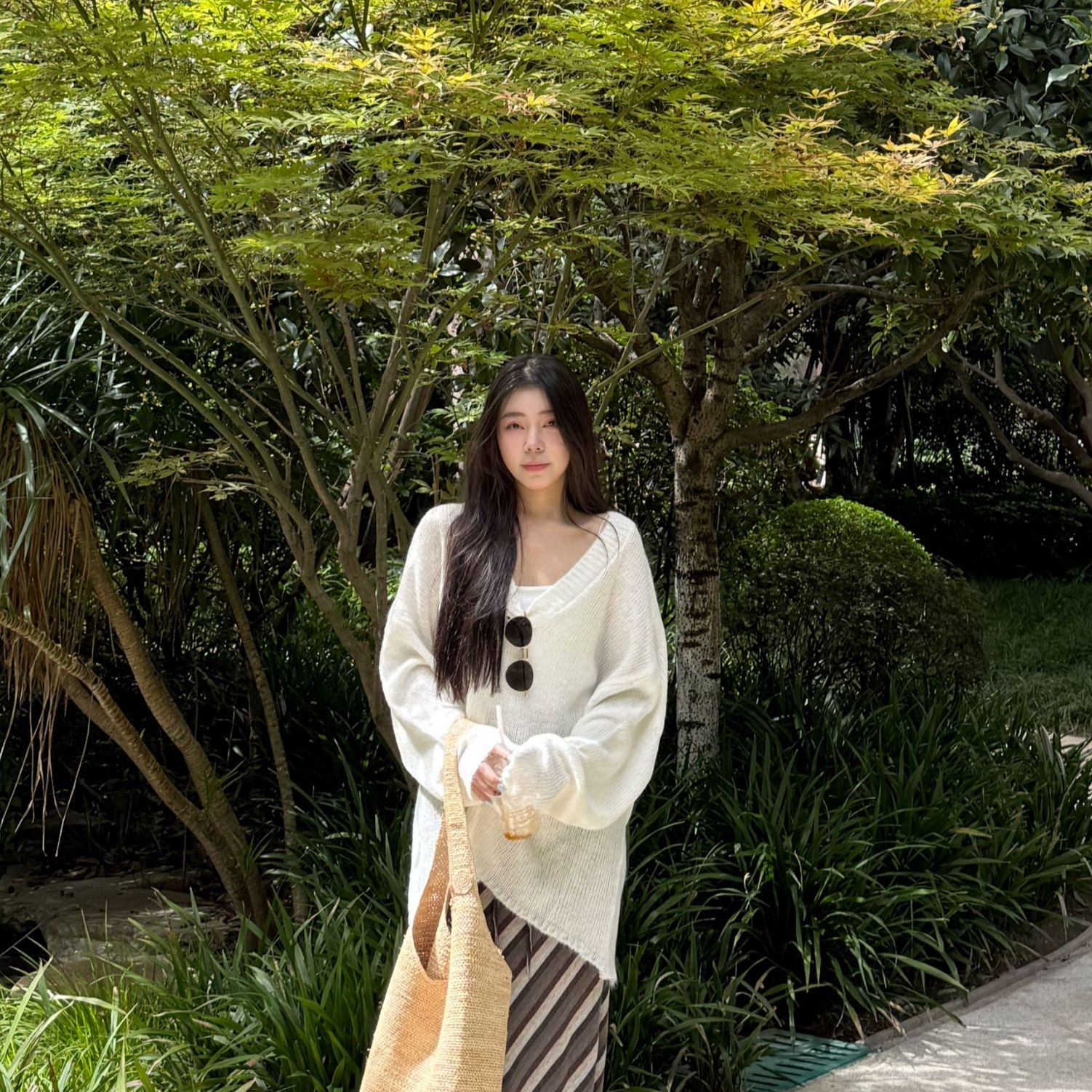 糯唧唧羊毛大v领毛衣