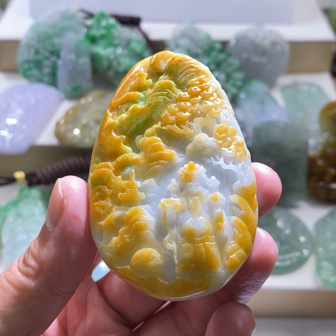 【闪购商品】翡翠颈饰未镶嵌山水财神