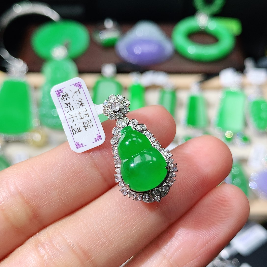 吊坠(不含链)18K金镶嵌翡翠