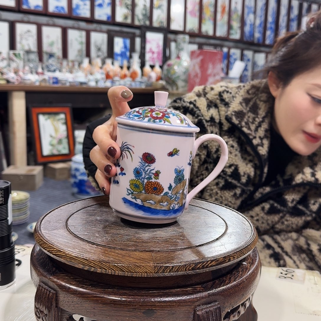 摆件瓷//////景德镇陶瓷瓷器。