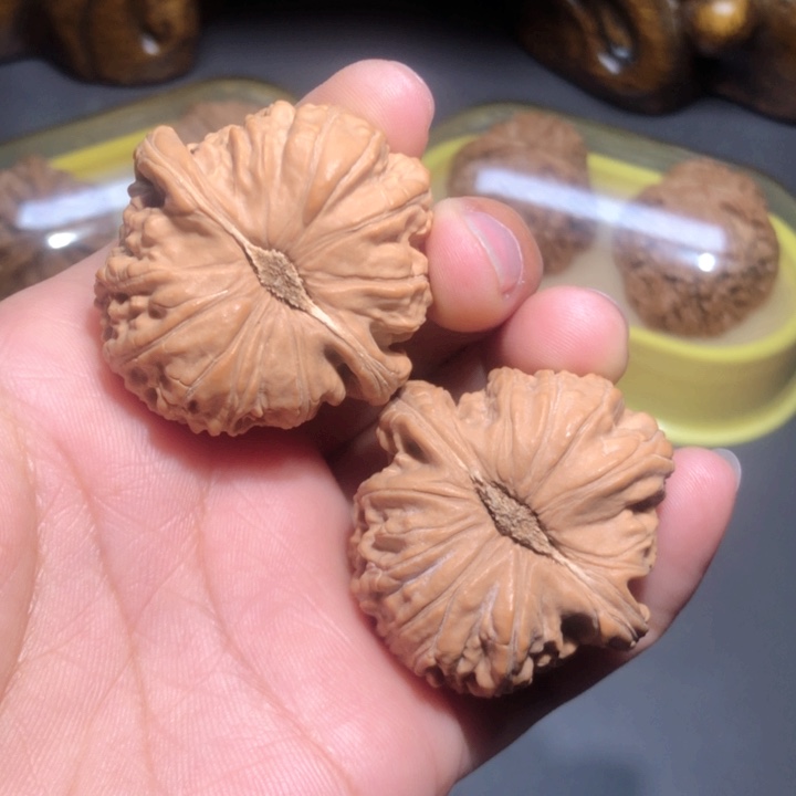 文玩核桃把件40闷白