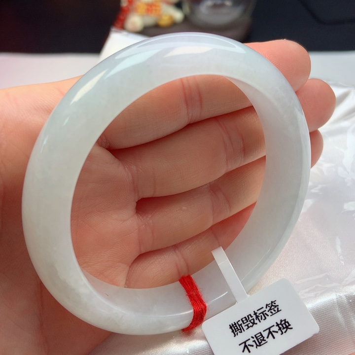 翡翠手镯未镶嵌58圈