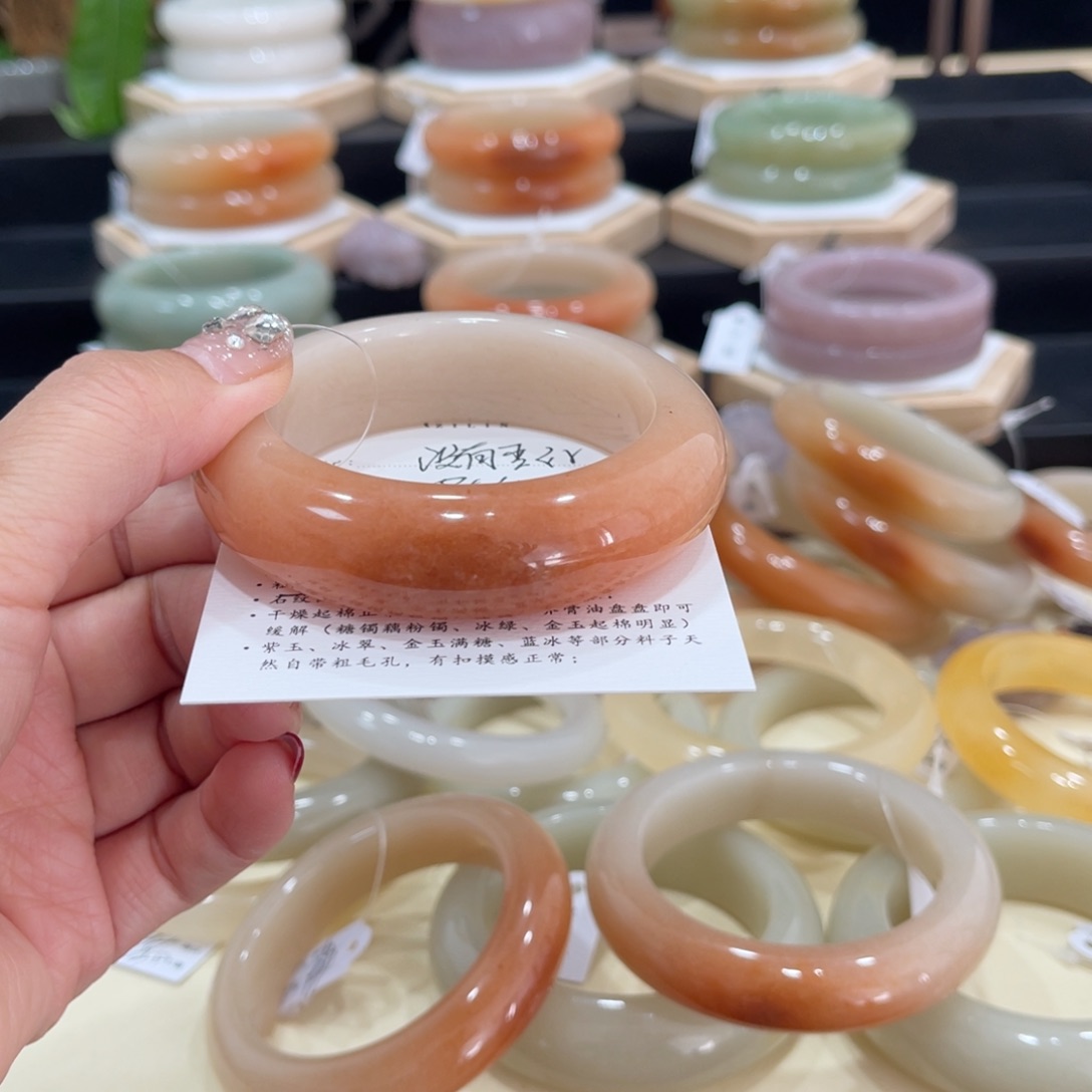 石英质玉手镯未镶嵌没****j