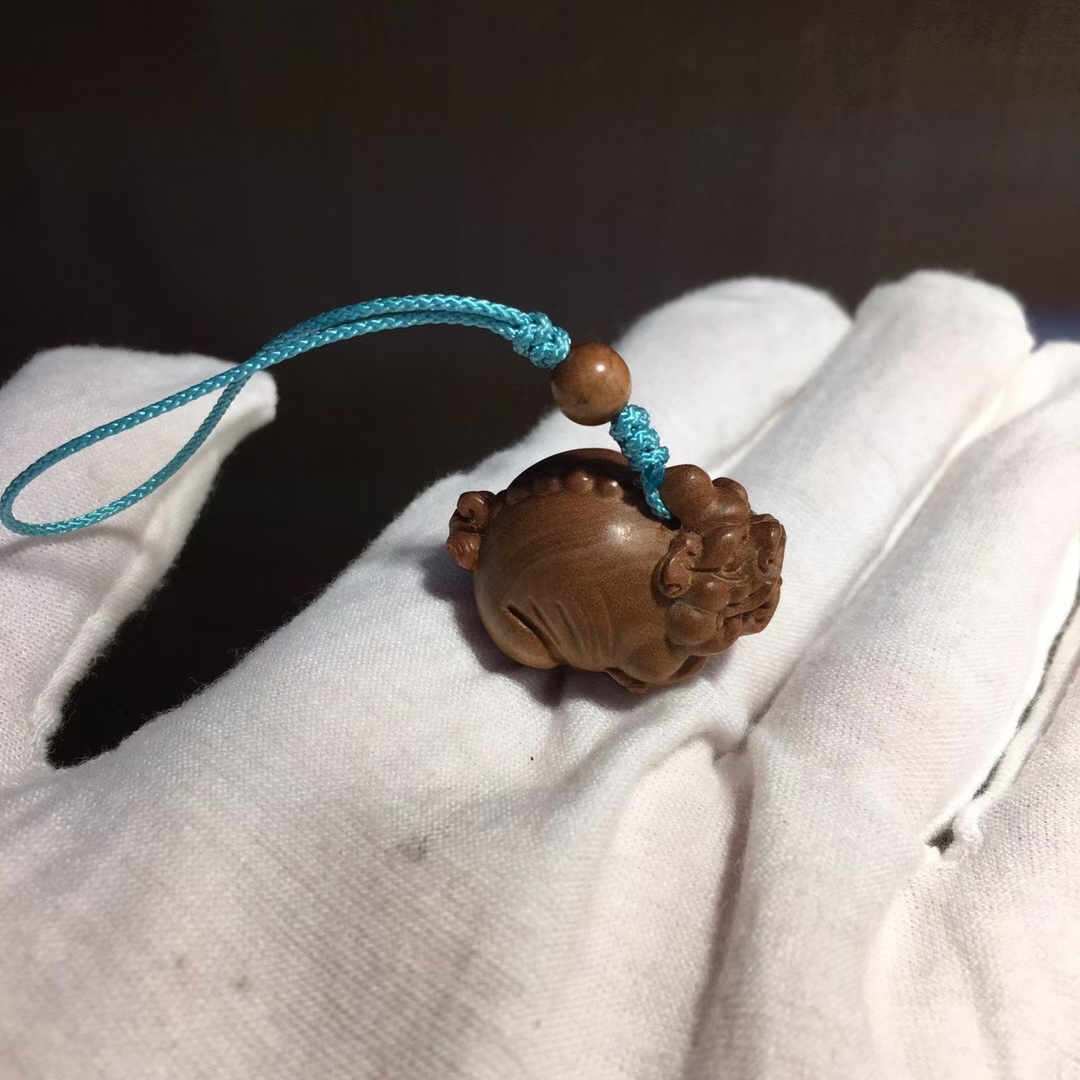 貔貅横纹黑肉百年老料保真印度迈索尔老山檀香3公分左右