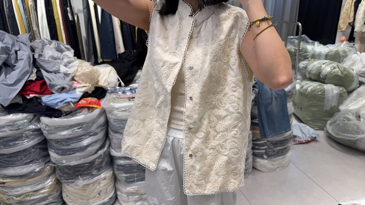 马甲春季免烫刺绣甜美风拼接马夹秋冬休闲小香风